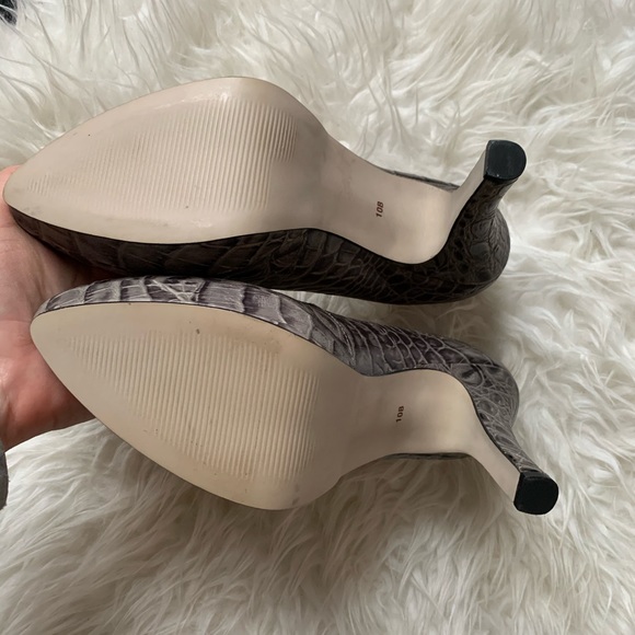 SOLD !! NEW gray croc leather platform heel NEW! Crocodile embossed Size 10 - Picture 7 of 9
